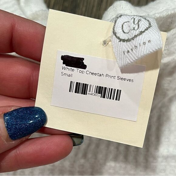 NWT Kenzie Parker Long Sleeve Top Cheetah Print Sleeves Waffle Knit White Size S - Picture 4 of 7